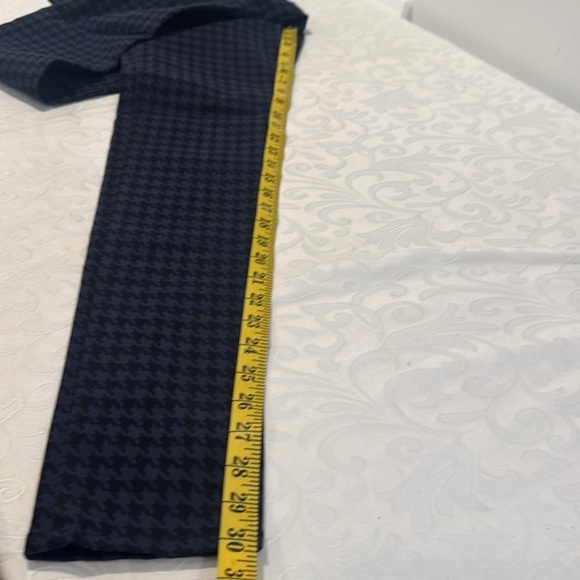 AG “Farrah” Mid-rise Skinny Jeans. Size 26 - Picture 14 of 15